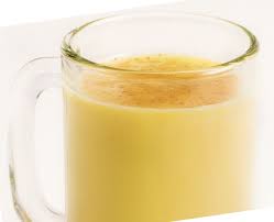 Горячее молоко с коньяком и медом